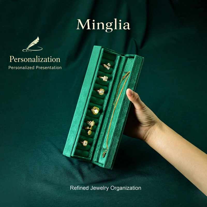 J-FH4 Velvet necklace presentation box, shown in Emerald green