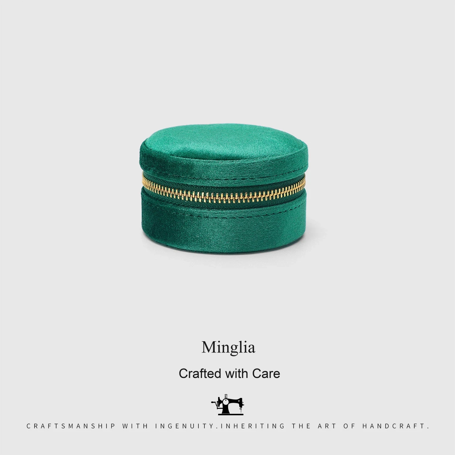 Plain emerald textured plush · closed round case