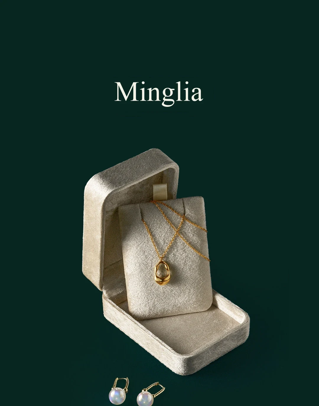 Upright necklace view