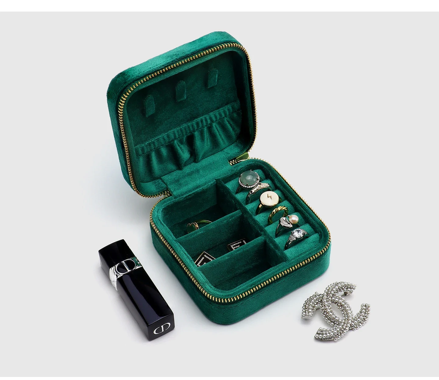 Jewelry presentation reference