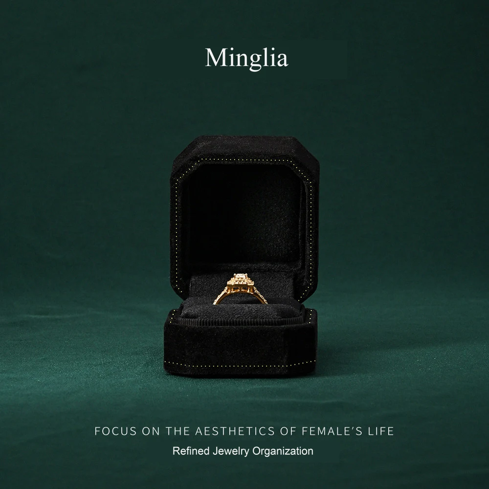 J136 Octagonal velvet ring box, shown in Black